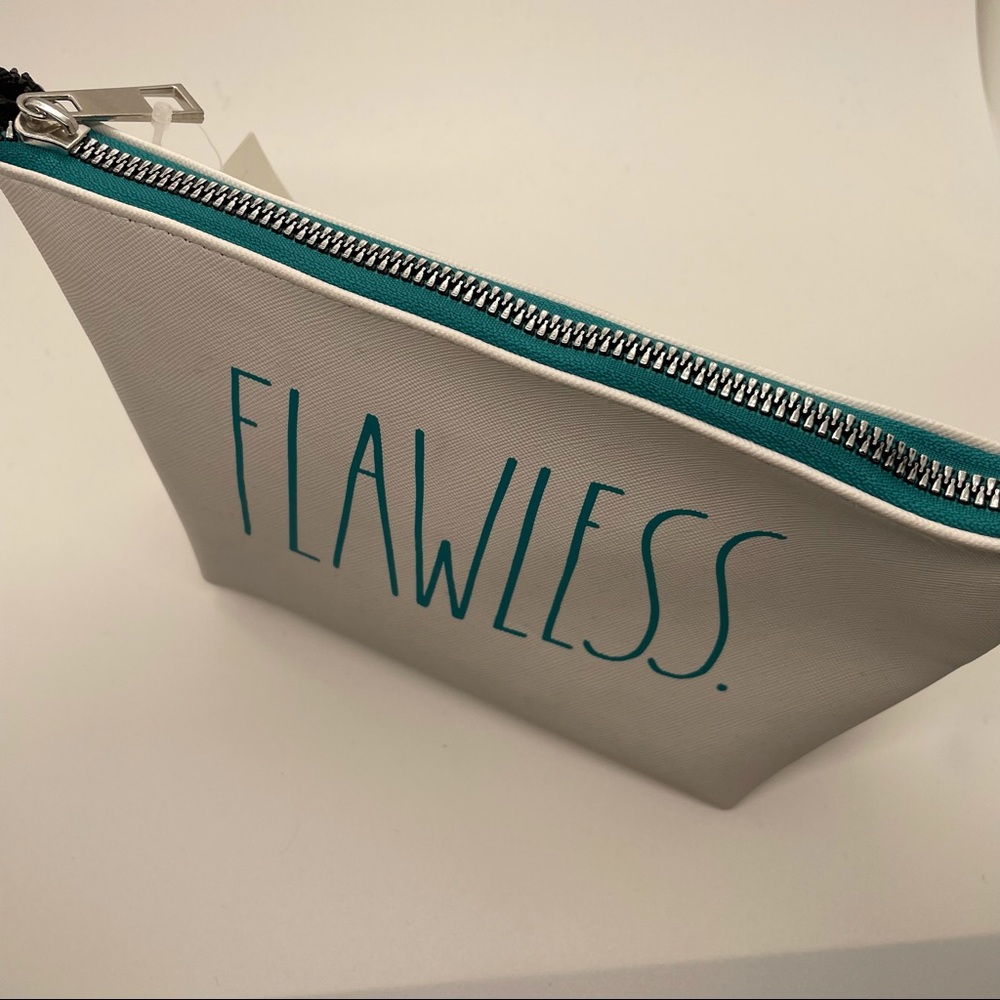 BNWT Rae Dunn ‘Flawless’ Makeup Travel Toiletries Brushes Bag - Picture 8 of 9